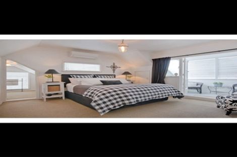 Photo of property in 8 Forrest Hill Road, Forrest Hill, Auckland, 0620