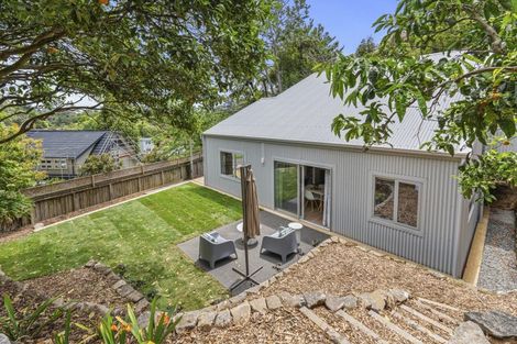 Photo of property in 5 Awanui Street, Merrilands, New Plymouth, 4312
