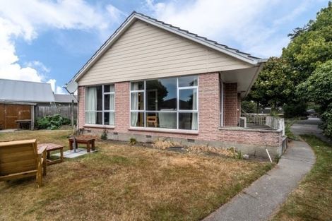 Photo of property in 214 Yaldhurst Road, Avonhead, Christchurch, 8042