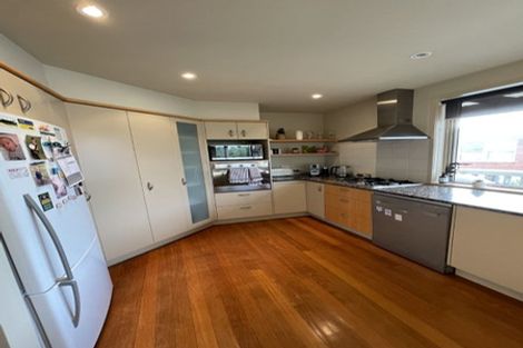 Photo of property in 1/170 East Coast Road, Forrest Hill, Auckland, 0620