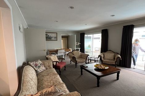 Photo of property in 607 Beach Road, Rothesay Bay, Auckland, 0630