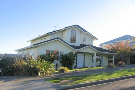 Photo of property in 4 Saunders Close, Whitby, Porirua, 5024