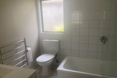 Photo of property in 21 Mona Vale, West Harbour, Auckland, 0618