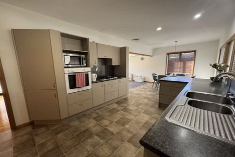 Photo of property in 22 Vardon Road, St Andrews, Hamilton, 3200