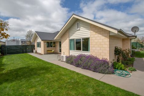 Photo of property in 55 Oakwood Drive, Rangiora, 7400