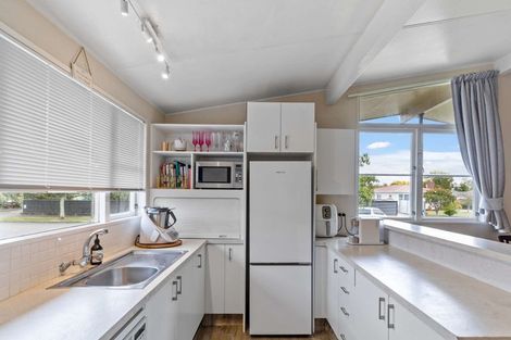 Photo of property in 21 Langley Avenue, Milson, Palmerston North, 4414