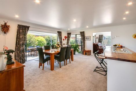 Photo of property in 25 Delta Mews Place, Clive, 4102