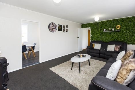 Photo of property in 9 Oregon Drive, Maoribank, Upper Hutt, 5018