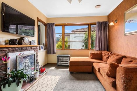 Photo of property in 16 Raroa Terrace, Tawa, Wellington, 5028