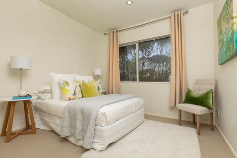 Photo of property in 6 Mural Place, Greenhithe, Auckland, 0632