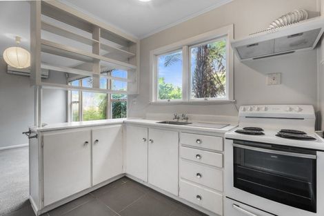 Photo of property in 10 Viking Avenue, Hillsborough, Auckland, 1042