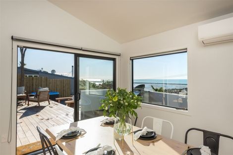 Photo of property in 2/182 Mount Pleasant, Mount Pleasant, Christchurch, 8081