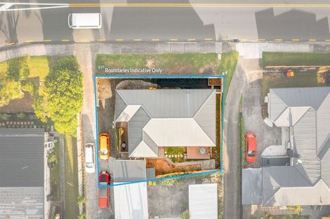 Photo of property in 1/132 Edmonton Road, Te Atatu South, Auckland, 0610