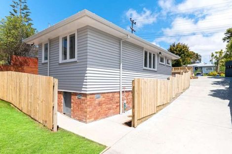 Photo of property in 130 Atkinson Road, Titirangi, Auckland, 0604