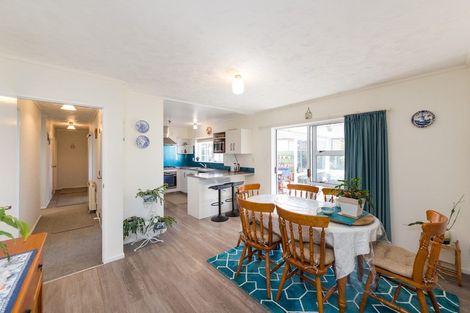 Photo of property in 21 Colonial Place, Kelvin Grove, Palmerston North, 4414