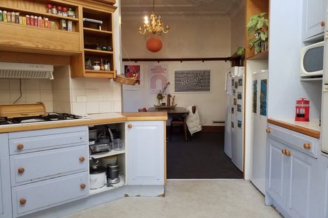 Photo of property in 64 Hawker Street, Mount Victoria, Wellington, 6011