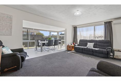 Photo of property in 9 Camelia Place, Islington, Christchurch, 8042