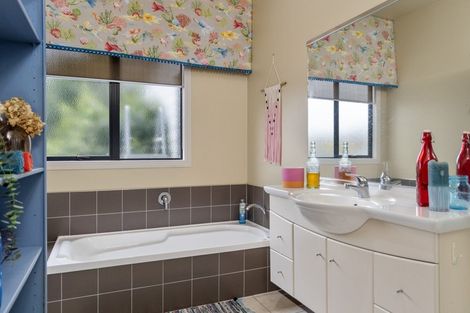 Photo of property in 43 Honeysuckle Lane, Ohauiti, Tauranga, 3112