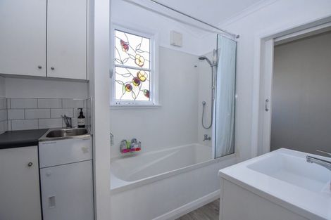 Photo of property in 10 Wyndham Street, Carterton, 5713