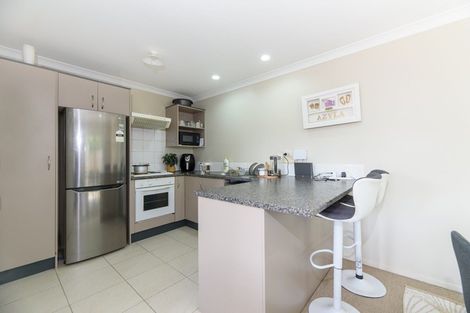 Photo of property in 12 Mediterranean Way, Goodwood Heights, Auckland, 2105