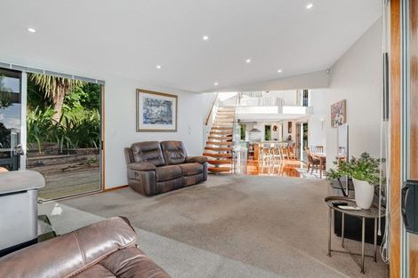 Photo of property in 10 Waitea Road, Muriwai, Waimauku, 0881