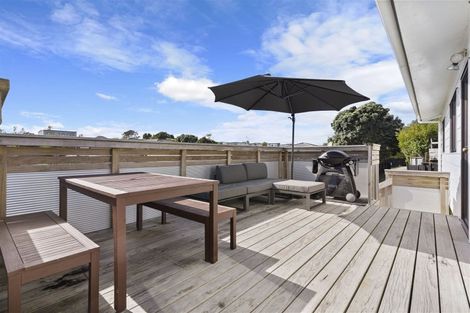 Photo of property in 1/8 Brookfield Road, Te Atatu Peninsula, Auckland, 0610