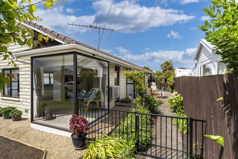 Photo of property in 33a Hargest Crescent, Saint Kilda, Dunedin, 9012