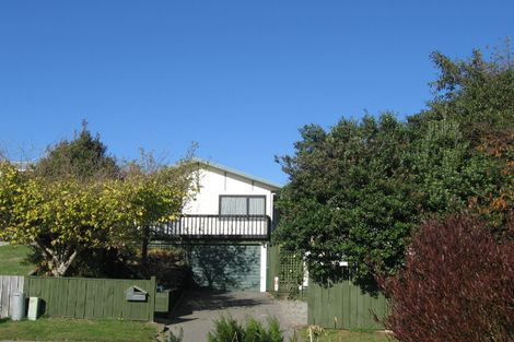 Photo of property in 7 Ross Grove, Paraparaumu, 5032