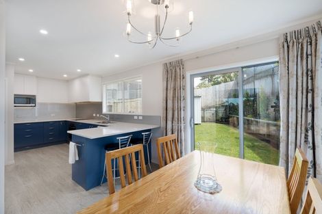Photo of property in 17 Fitzwater Place, Henderson, Auckland, 0612