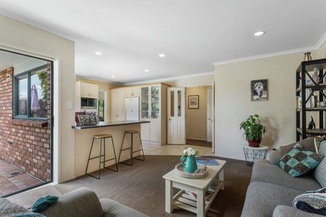 Photo of property in 1 Ballybay Road, East Tamaki, Auckland, 2016