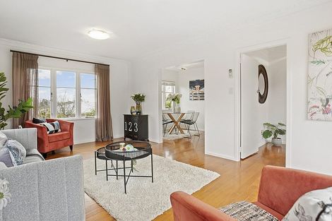 Photo of property in 1/2a Dallinghoe Crescent, Milford, Auckland, 0620