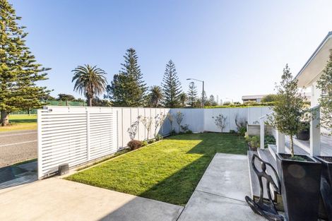 Photo of property in 264a-d Te Awa Avenue, Awatoto, Napier, 4110