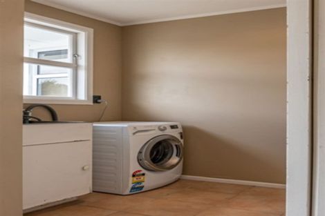 Photo of property in 40 Apollo Parade, Milson, Palmerston North, 4414