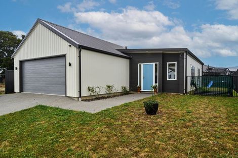 Photo of property in 28 Cynisca Crescent, Wallaceville, Upper Hutt, 5018