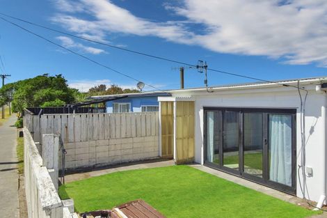 Photo of property in 4/2-4 Himatangi Street, Himatangi Beach, Foxton, 4891