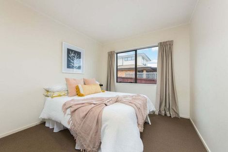 Photo of property in 1/111 Sturges Road, Henderson, Auckland, 0612