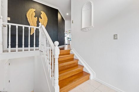Photo of property in 10 Ballini Rise, West Harbour, Auckland, 0618