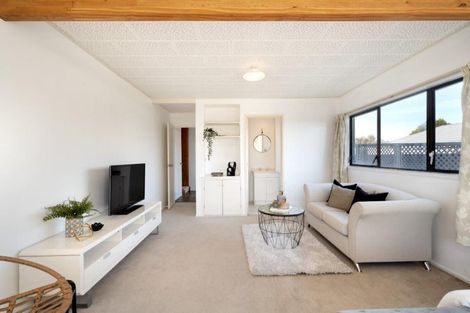 Photo of property in 36 Pigeon Mountain Road, Half Moon Bay, Auckland, 2012