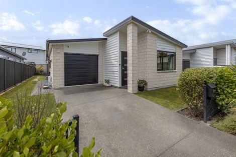 Photo of property in 18 Pateke Drive, Kenepuru, Porirua, 5022