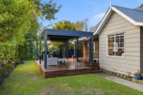 Photo of property in 7 Calbreath Place, Russley, Christchurch, 8042