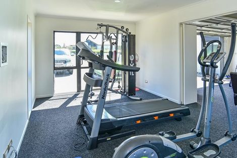 Photo of property in 6 Coach Road, Kingseat, Papakura, 2580