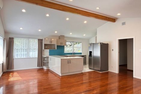 Photo of property in 21 Shanaway Rise, Hillcrest, Auckland, 0627