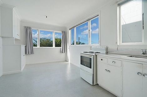 Photo of property in 40 West Coast Road, Glen Eden, Auckland, 0602