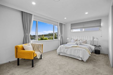Photo of property in 4b Hilton Close, Fairview Heights, Auckland, 0632