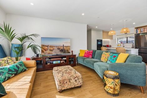 Photo of property in 353a Oceanbeach Road, Mount Maunganui, 3116