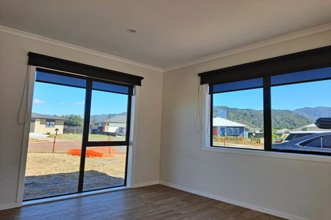 Photo of property in 8 Mckerrow Place, Featherston, 5710