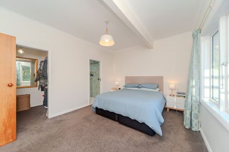 Photo of property in 25 Nicholson Road, Khandallah, Wellington, 6035