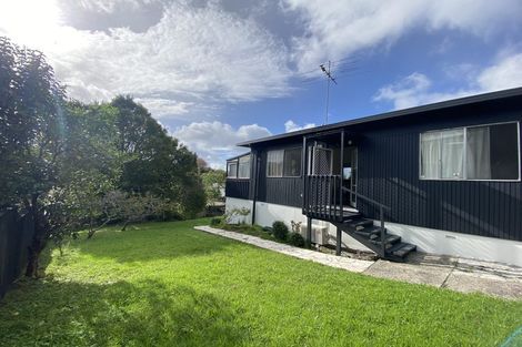 Photo of property in 2/14 Downing Street, Glenfield, Auckland, 0629