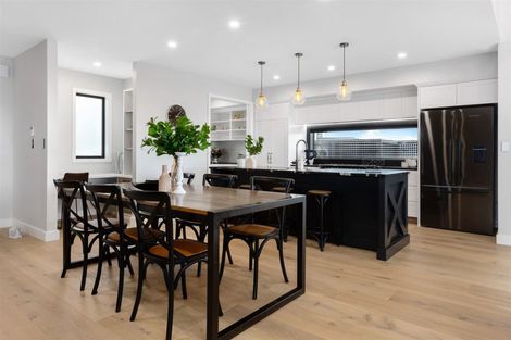 Photo of property in 16 Rotorua Grove, Aotea, Porirua, 5024