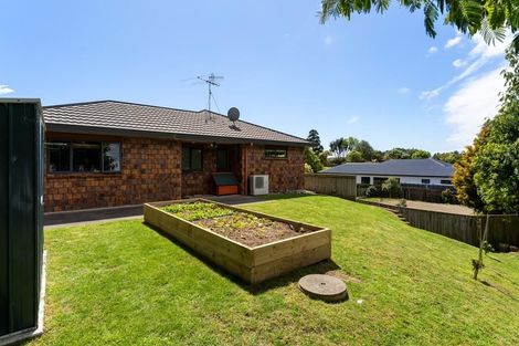 Photo of property in 7 Lambert Way, Paraparaumu, 5032